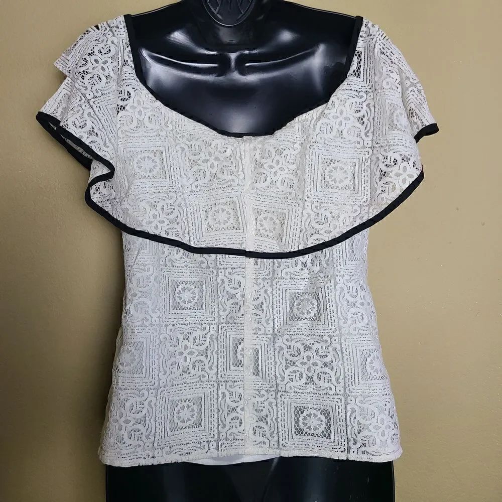 Wayf Lace Top   - Picture 7 of 9